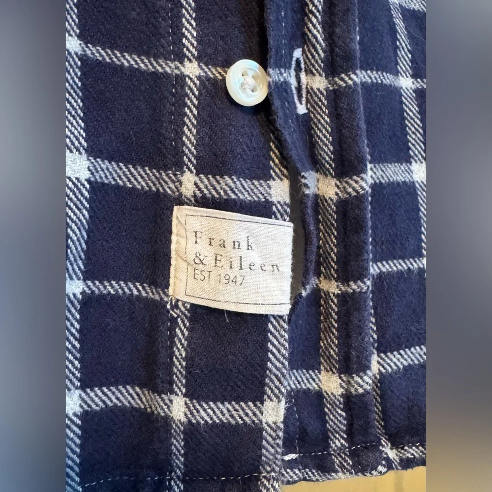 Frank & Eileen Navy and White Checkered Shirt in Style “Barry” Size Small - Picture 3 of 6